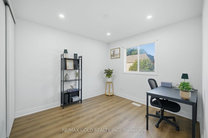 Photo 28 at 29 Fern Valley Crescent, Wellington, Brampton