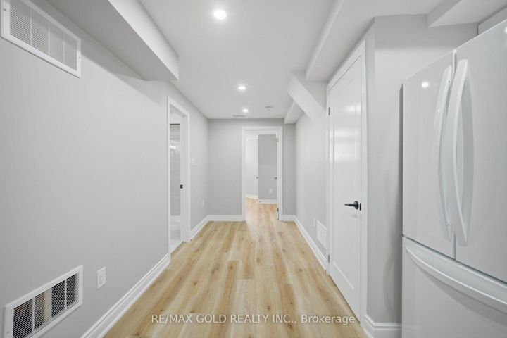 Photo 34 at 29 Fern Valley Crescent, Wellington, Brampton