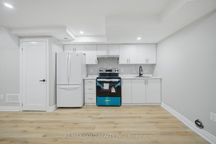 Photo 36 at 29 Fern Valley Crescent, Wellington, Brampton