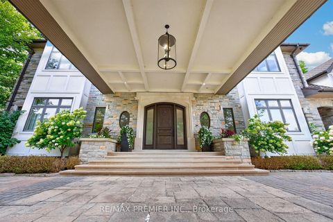 Photo 2 at 40 Golf Avenue, East Woodbridge, Vaughan