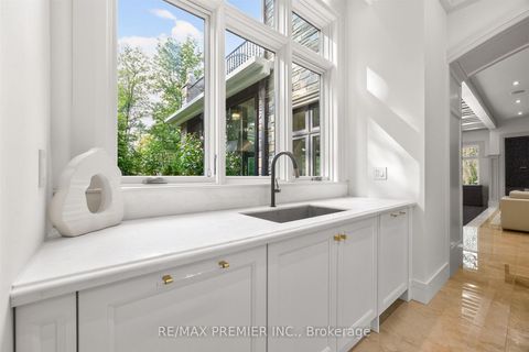 Photo 8 at 40 Golf Avenue, East Woodbridge, Vaughan