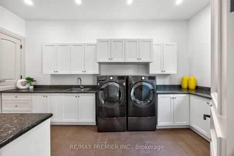 Photo 16 at 40 Golf Avenue, East Woodbridge, Vaughan