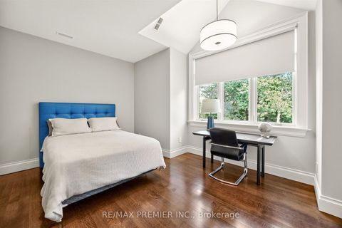 Photo 27 at 40 Golf Avenue, East Woodbridge, Vaughan