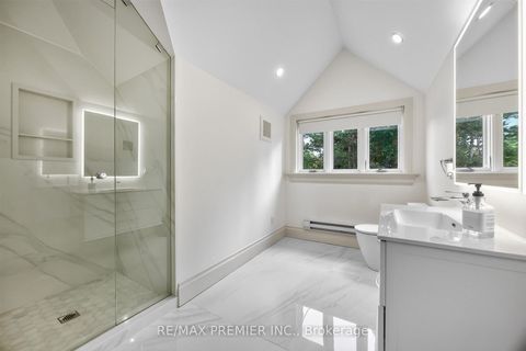 Photo 32 at 40 Golf Avenue, East Woodbridge, Vaughan