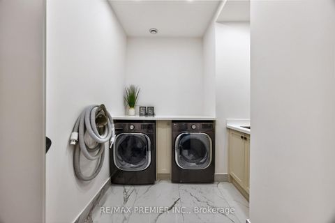 Photo 33 at 40 Golf Avenue, East Woodbridge, Vaughan