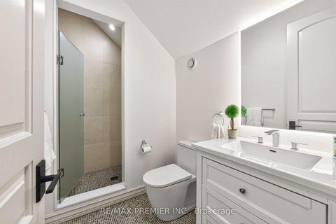 Photo 37 at 40 Golf Avenue, East Woodbridge, Vaughan