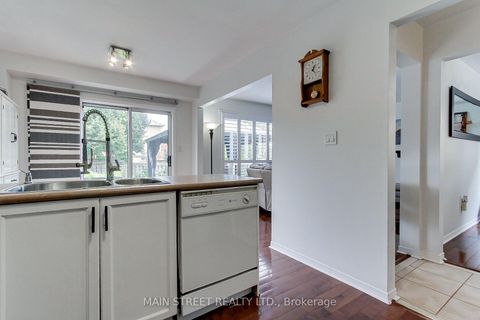 Photo 12 at 110 Crittenden Drive, Keswick South, Georgina