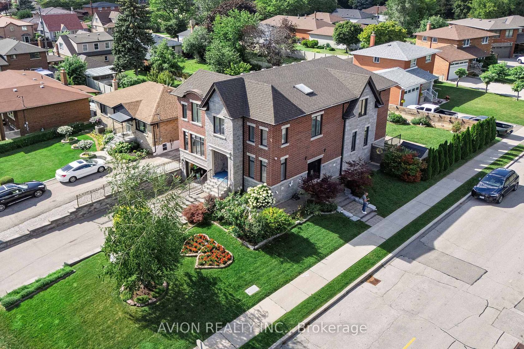 220 Falstaff Avenue, Maple Leaf, Toronto 2