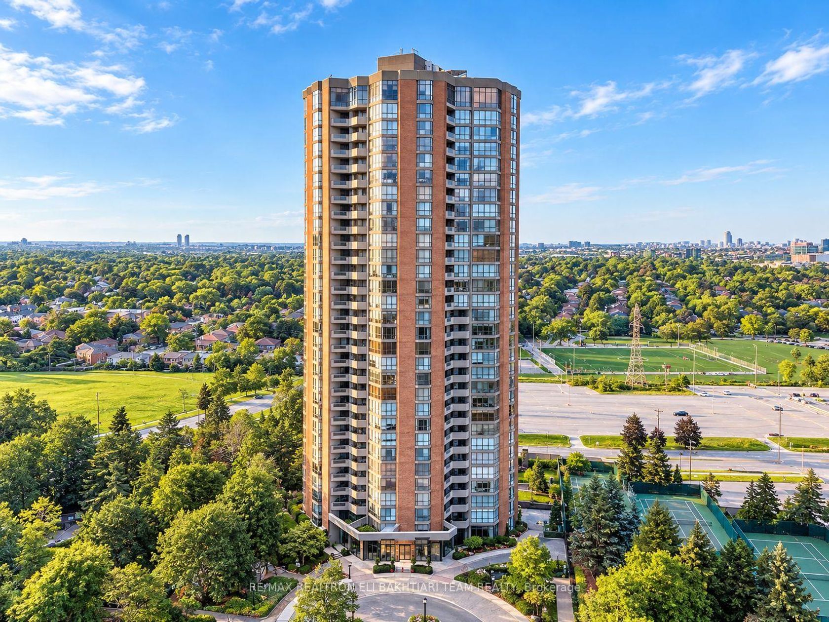 502 - 85 Skymark Drive, Hillcrest Village, Toronto photo number 2