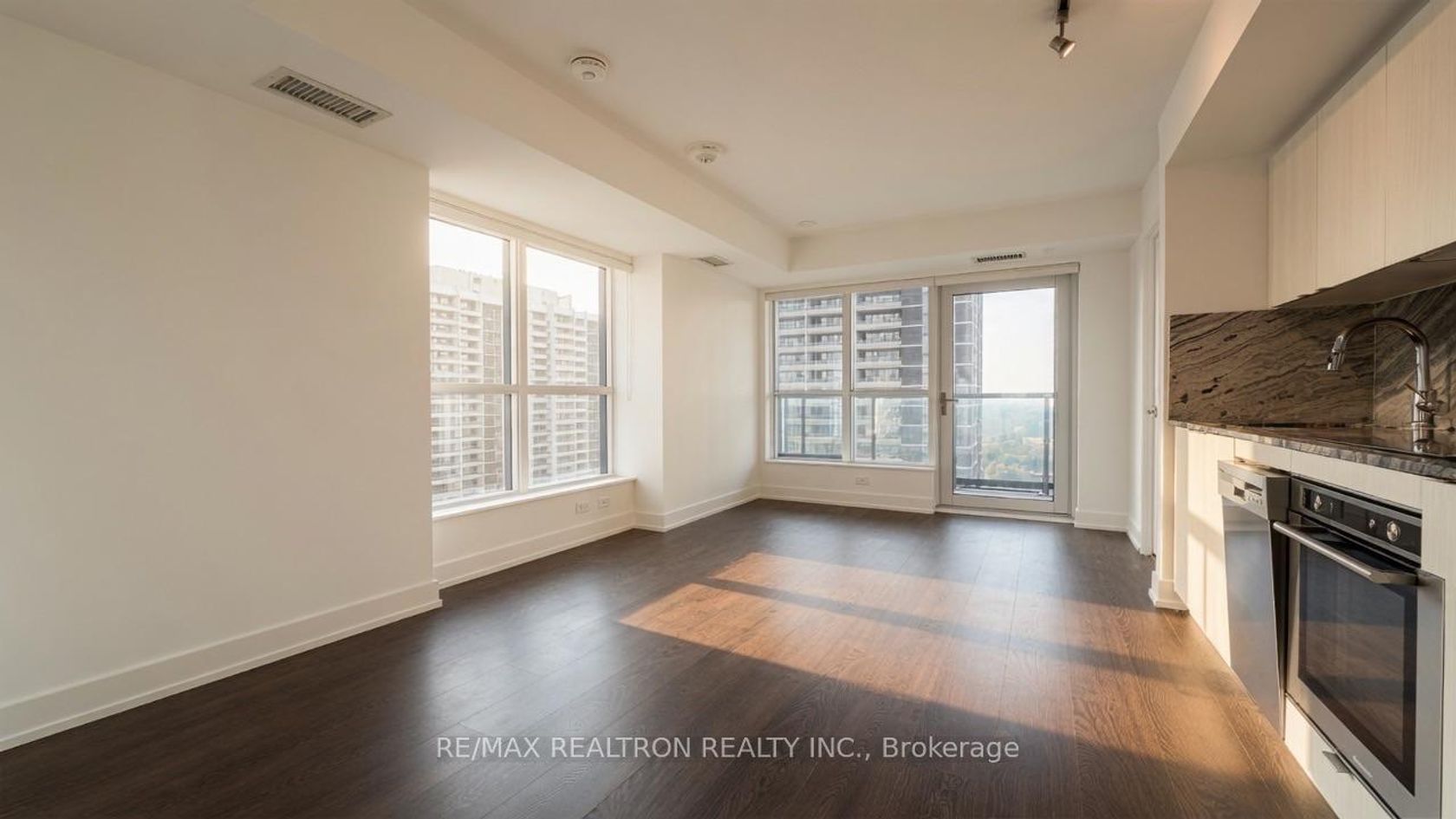 2533 - 5 Mabelle Avenue, City Centre West, Toronto photo number 2
