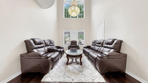 Photo 3 at 70 Boom Road, Vellore Village, Vaughan