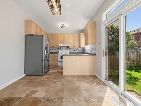 Photo 16 at 55 Redfinch Crescent, Vellore Village, Vaughan
