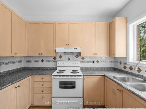 Photo 19 at 55 Redfinch Crescent, Vellore Village, Vaughan
