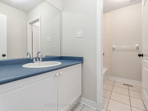 Photo 32 at 55 Redfinch Crescent, Vellore Village, Vaughan