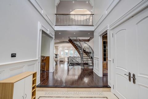 Photo 13 at 16 Fairview Avenue, South Richvale, Richmond Hill