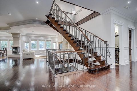 Photo 14 at 16 Fairview Avenue, South Richvale, Richmond Hill