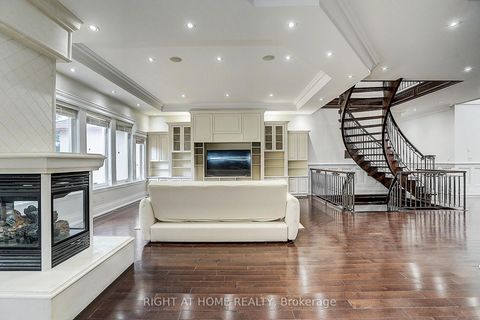 Photo 16 at 16 Fairview Avenue, South Richvale, Richmond Hill
