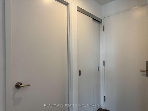 Photo 11 at 2105 - 75 St Nicholas Street, Bay Street Corridor, Toronto