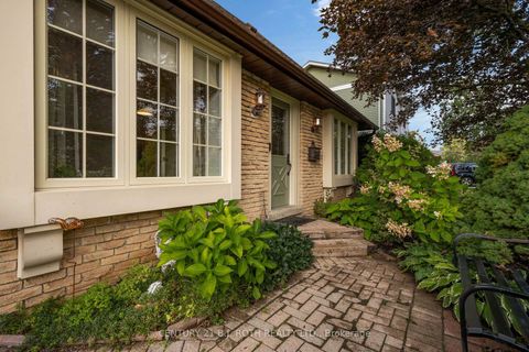 Photo 2 at 63 Oren Boulevard, Sunnidale, Barrie