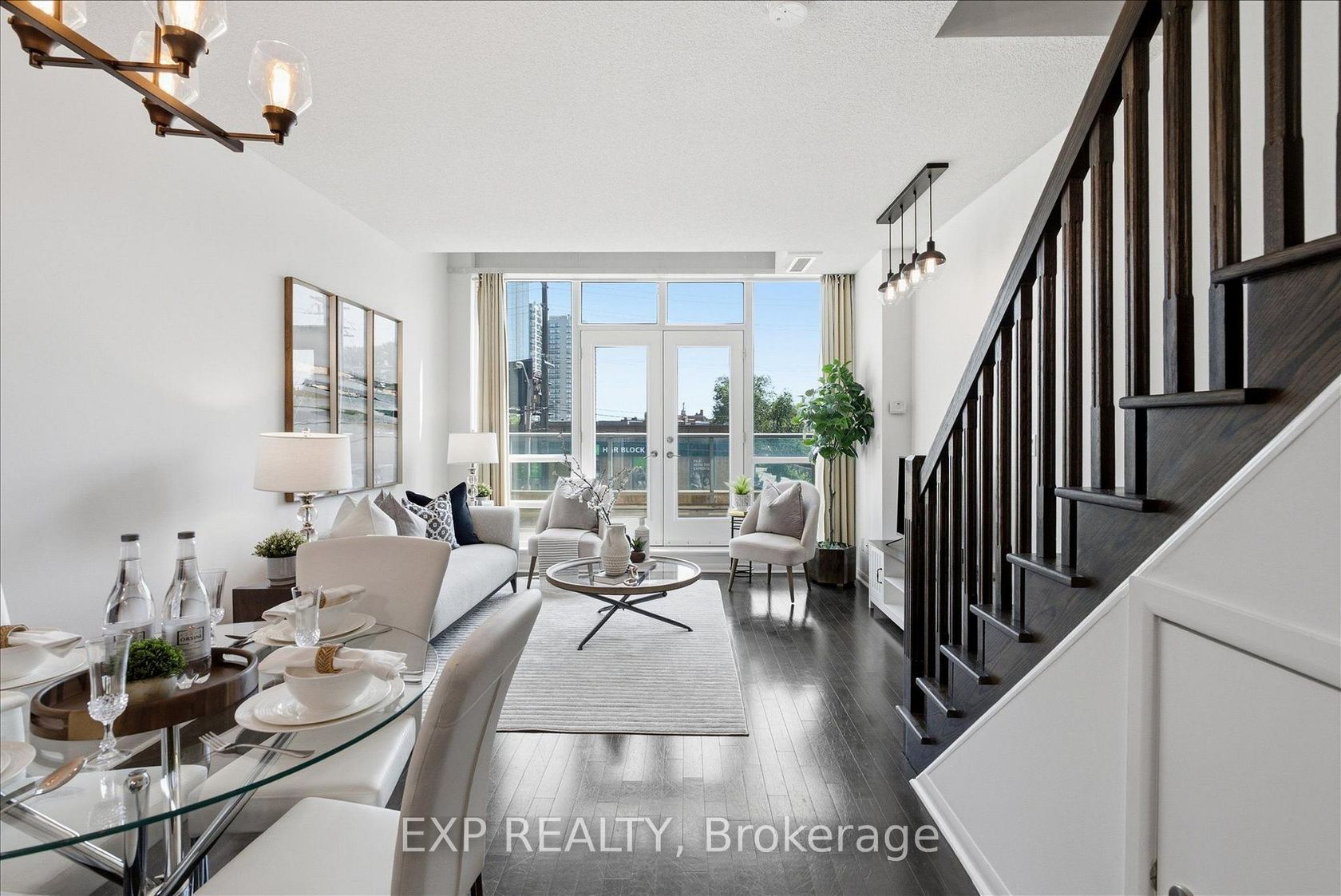 221 - 3391 Bloor Street W, City Centre West, Toronto photo number 2