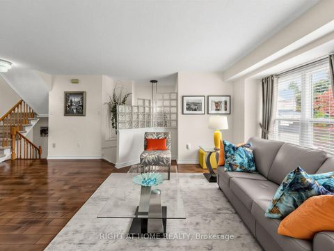 Photo 2 at 25 Tamarack Circle, The Westway, Toronto