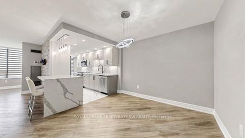 Photo 4 at 512 - 7440 Bathurst Street, Brownridge, Vaughan
