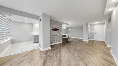 Photo 8 at 512 - 7440 Bathurst Street, Brownridge, Vaughan