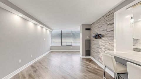 Photo 9 at 512 - 7440 Bathurst Street, Brownridge, Vaughan