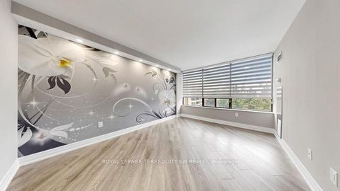 Photo 13 at 512 - 7440 Bathurst Street, Brownridge, Vaughan