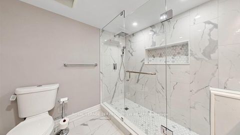 Photo 16 at 512 - 7440 Bathurst Street, Brownridge, Vaughan