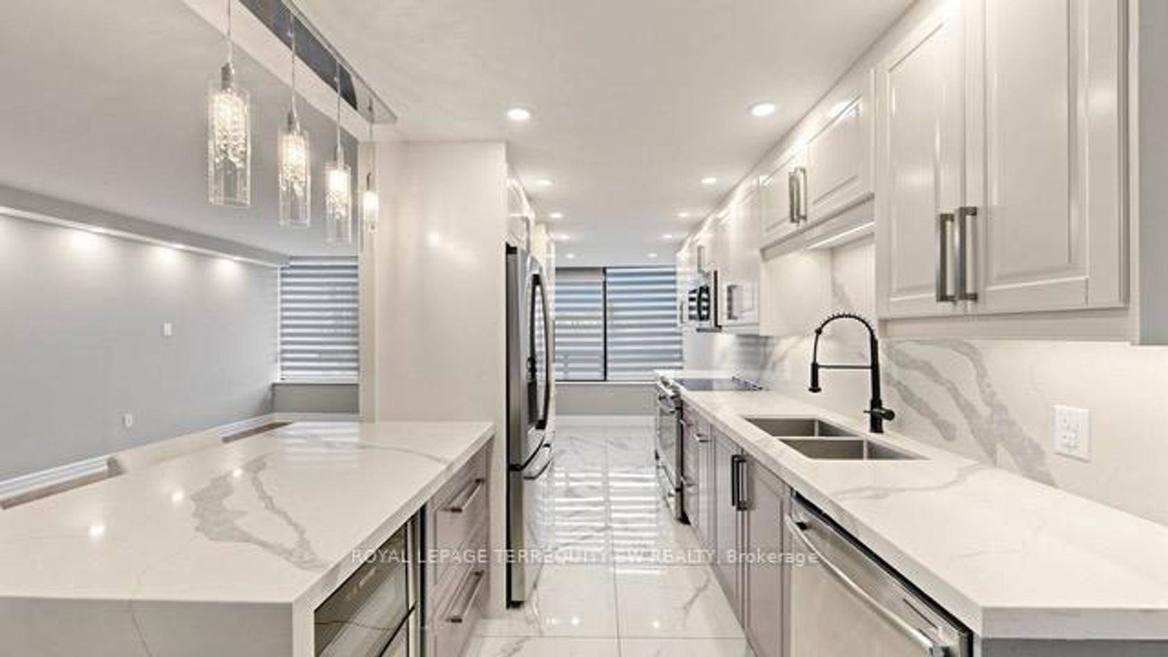 512 - 7440 Bathurst Street, Brownridge, Vaughan photo number 2