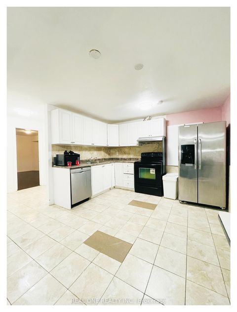 Photo 7 at 15 Hackett Avenue, York University Heights, Toronto