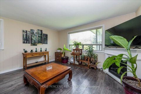 Photo 1 at 224 Foster Drive, Painswick North, Barrie