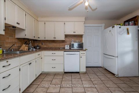 Photo 6 at 224 Foster Drive, Painswick North, Barrie