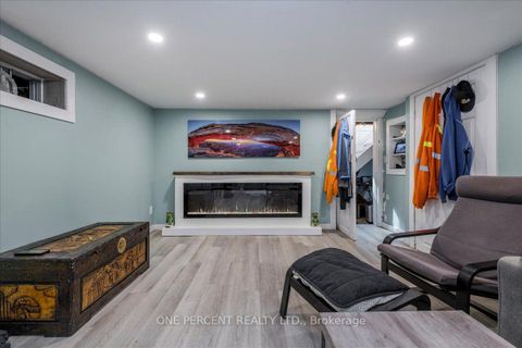 Photo 9 at 224 Foster Drive, Painswick North, Barrie
