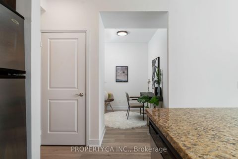Photo 12 at 1004 - 88 Broadway Avenue, Mount Pleasant West, Toronto