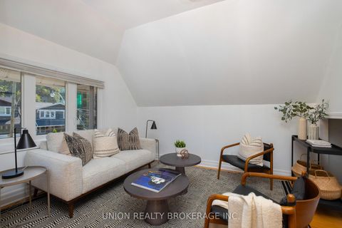 Photo 6 at 394 Coxwell Avenue, Coxwell, Toronto