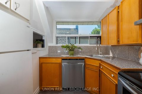 Photo 9 at 394 Coxwell Avenue, Coxwell, Toronto