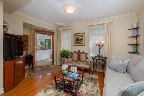 Photo 15 at 394 Coxwell Avenue, Coxwell, Toronto