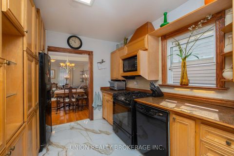 Photo 20 at 394 Coxwell Avenue, Coxwell, Toronto