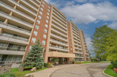 Photo 6 at 603 - 25 Four Winds Drive, York University Heights, Toronto