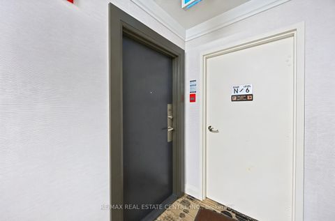 Photo 10 at 603 - 25 Four Winds Drive, York University Heights, Toronto