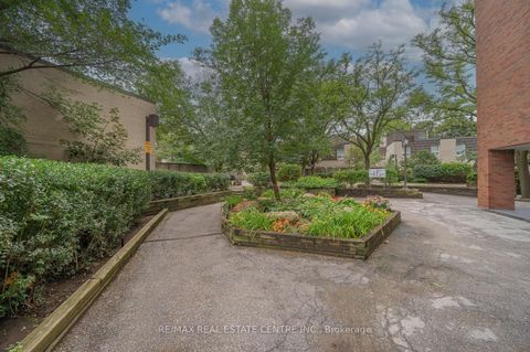 Photo 33 at 603 - 25 Four Winds Drive, York University Heights, Toronto