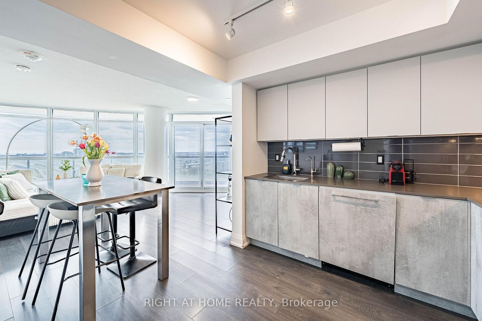 1309 - 30 gibbs Road, City Centre West, Toronto photo number 2