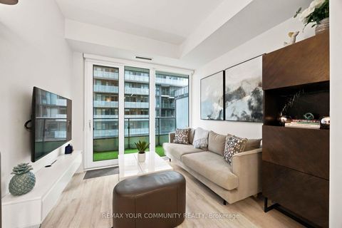 Photo 2 at 1627 - 70 Princess Street, Moss Park, Toronto