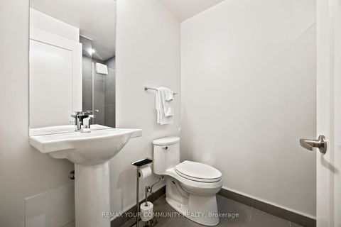 Photo 18 at 1627 - 70 Princess Street, Moss Park, Toronto