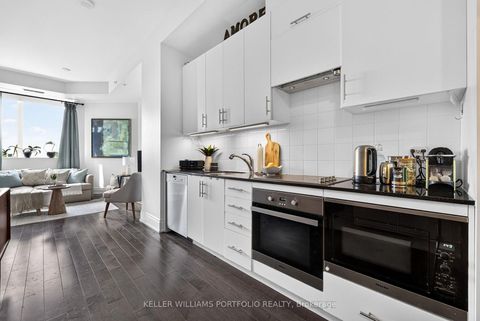 Photo 6 at 802 - 23 Glebe Road W, Eglinton, Toronto