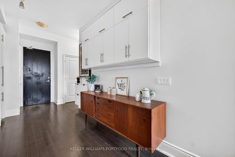 Photo 7 at 802 - 23 Glebe Road W, Eglinton, Toronto