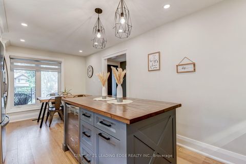 Photo 6 at 5 Mountbatten Road, Humber Heights, Toronto