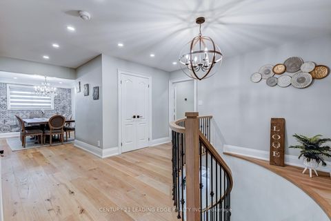 Photo 15 at 5 Mountbatten Road, Humber Heights, Toronto